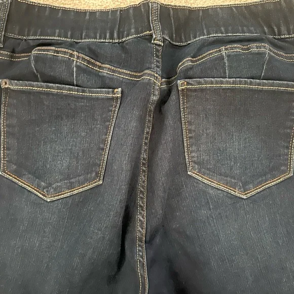 New York & Company Mya Curvy High Waisted Jeans - Picture 4 of 5